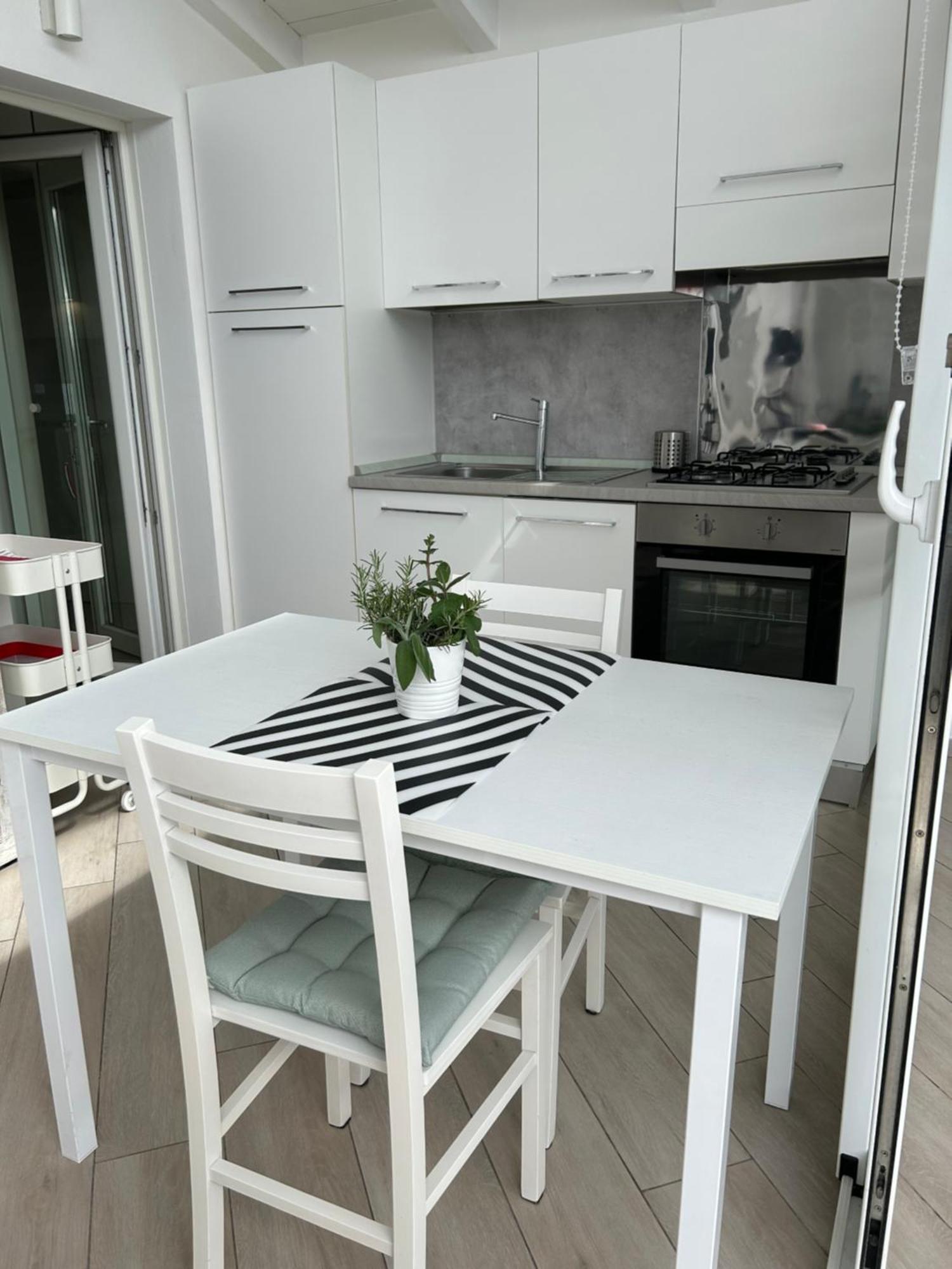 Apartamento Attico Jasmin Quartu SantʼElena Exterior foto